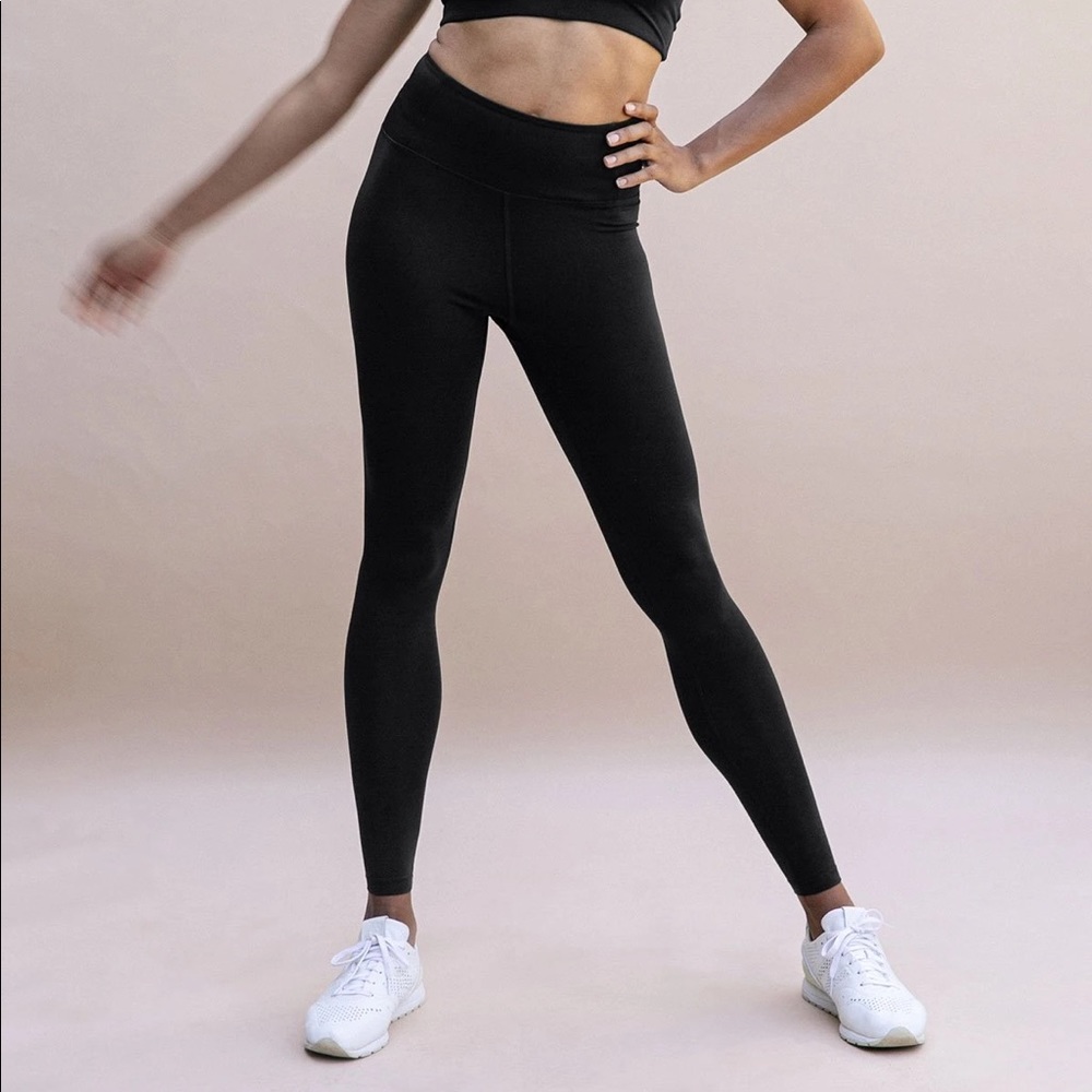Girlfriend collective float leggings! 🖤✨